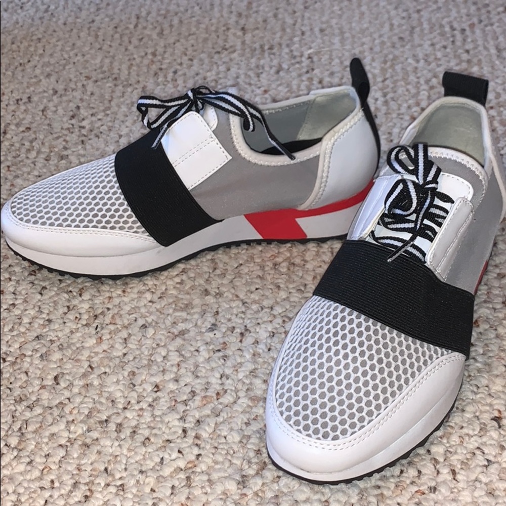 Steve Madden sneakers new size 6.5